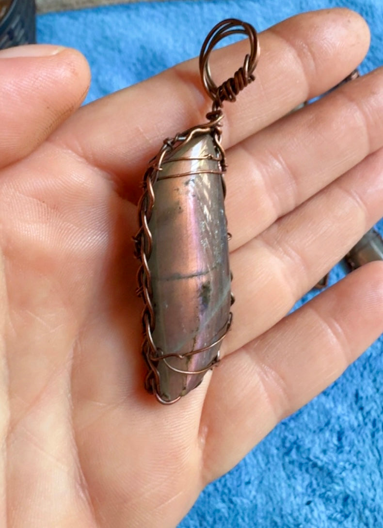 Wire Labadorite Pendant