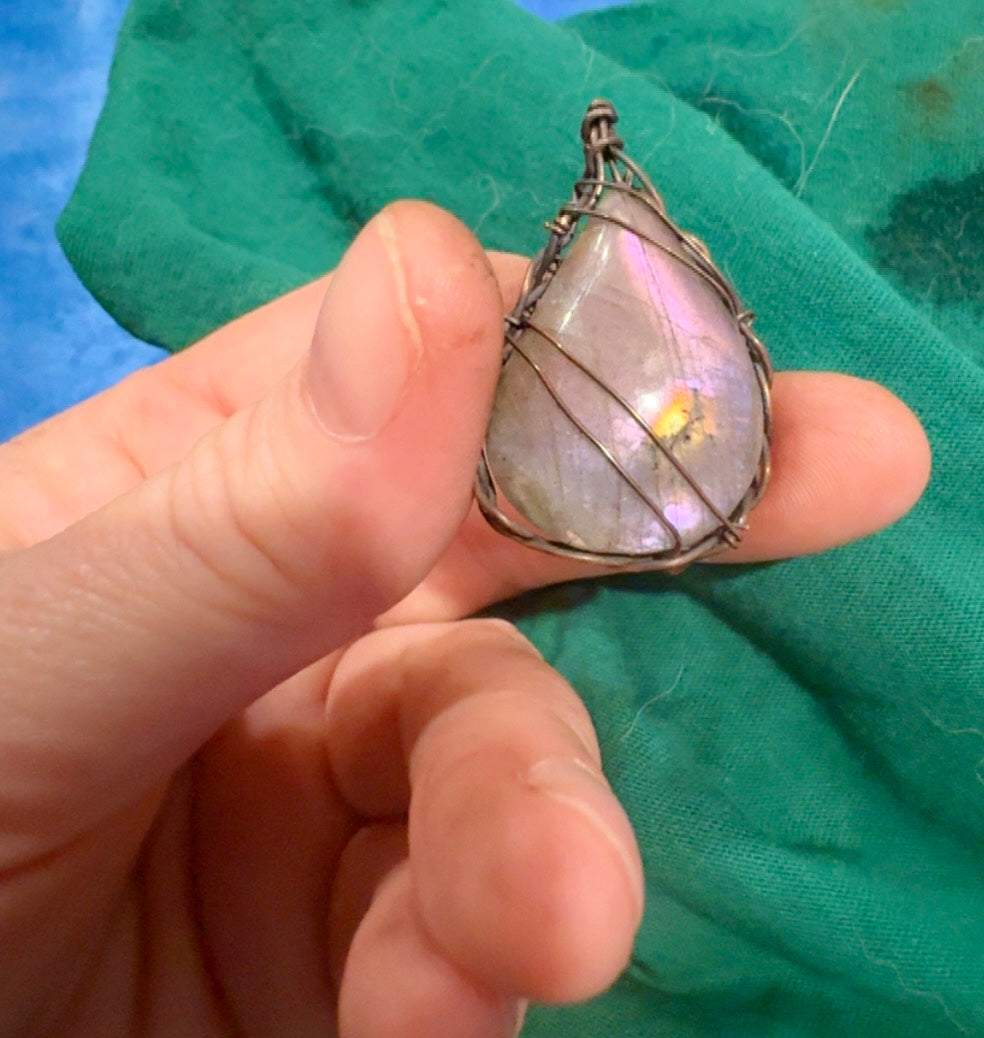 Wire Labradorite Pendant