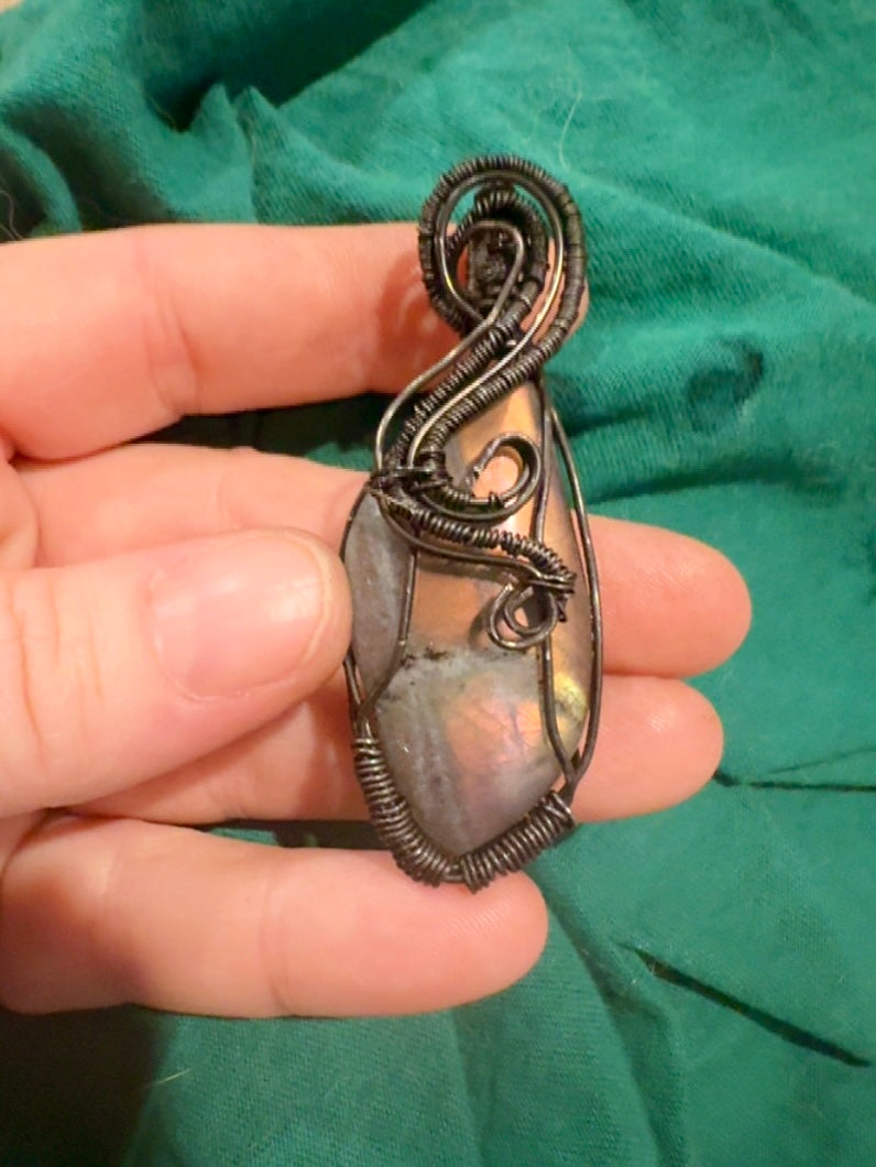 Wire Labradorite Pendant
