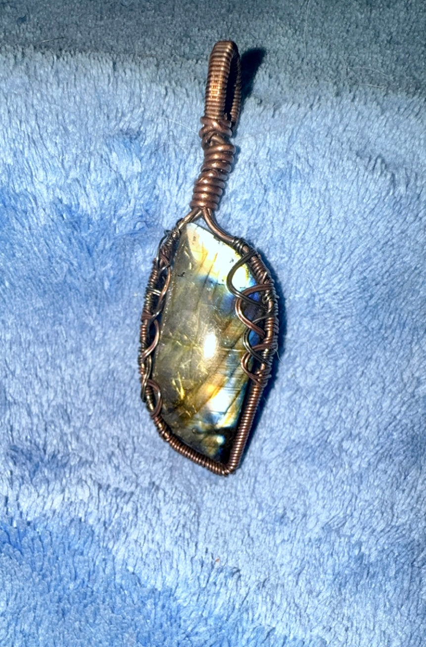 Labradorite Wire Pendant