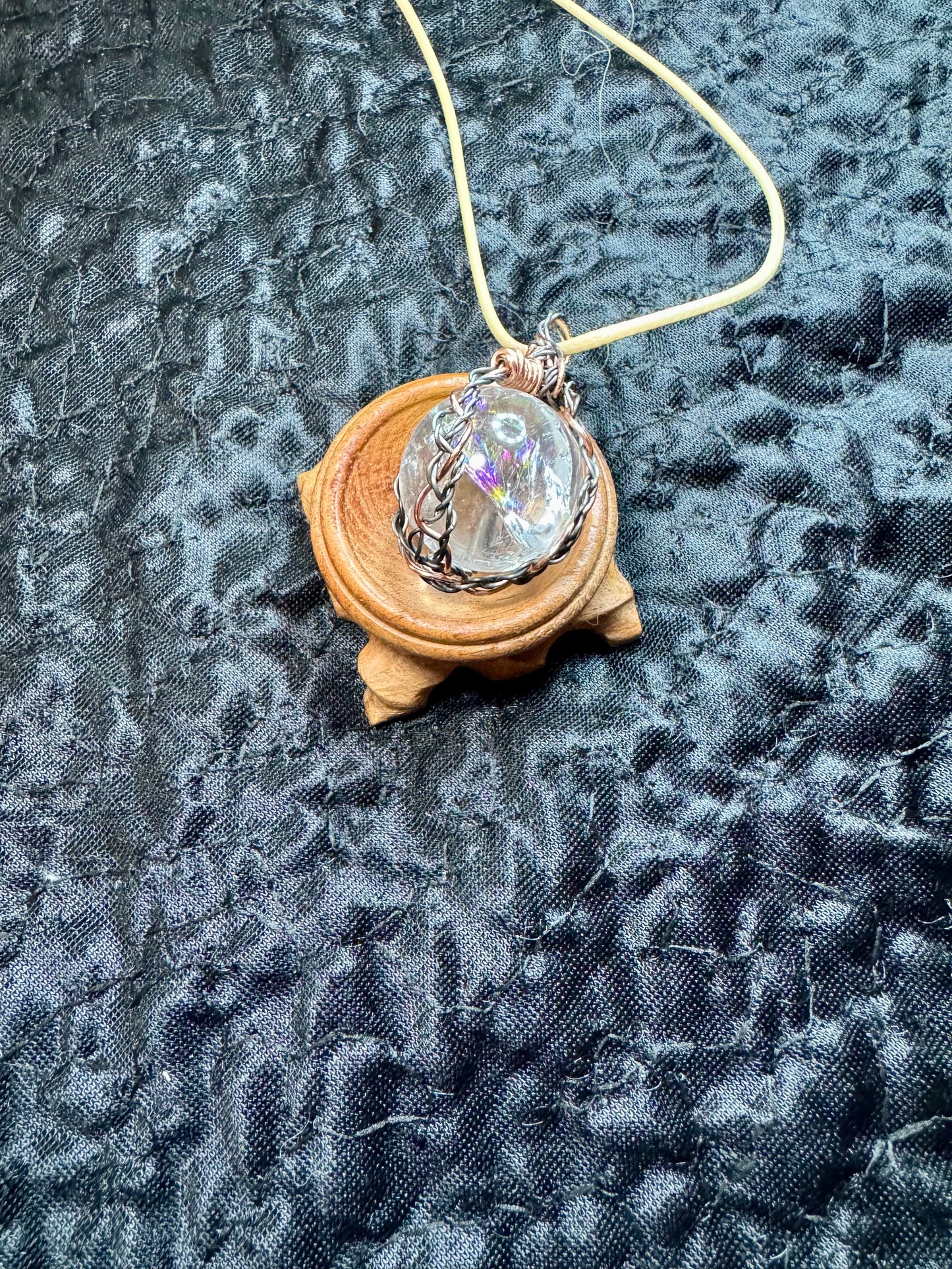 Wire Pendant Clear quarts Rainbow