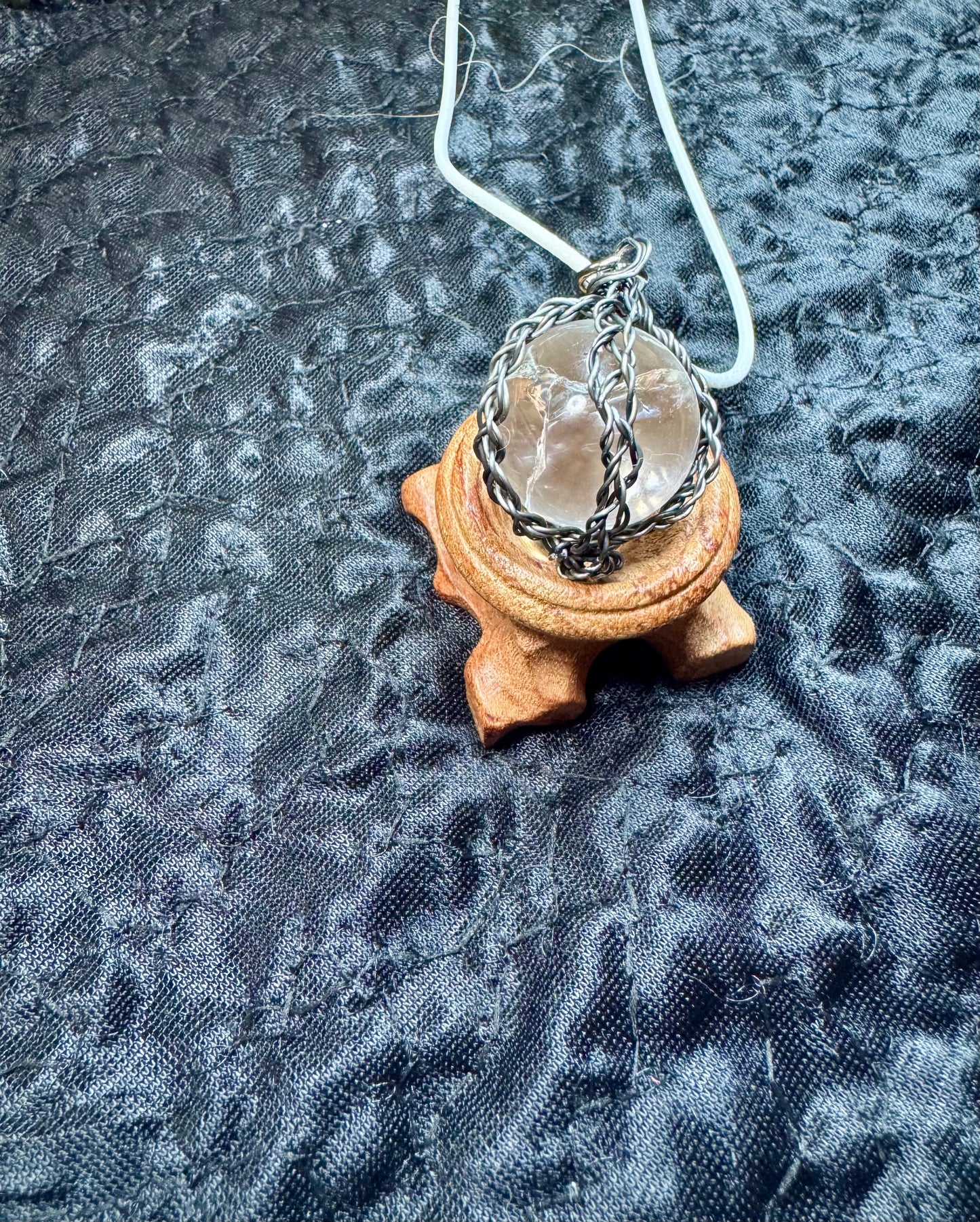 Wire Pendant Clear Quarts Rainbow