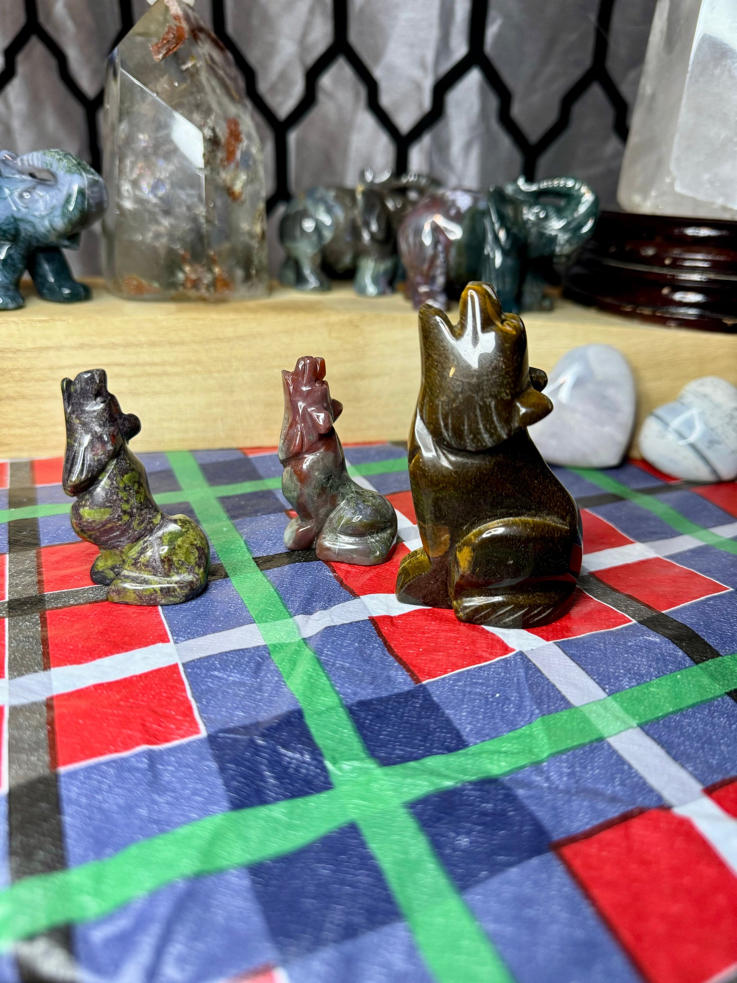 Blood Stone Small Howling Wolf