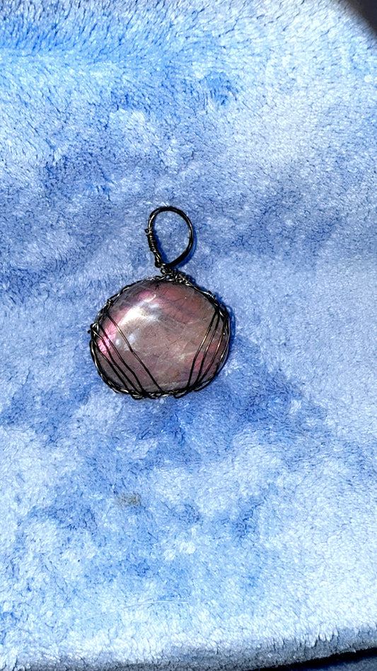 Wire Labradorite Pendant
