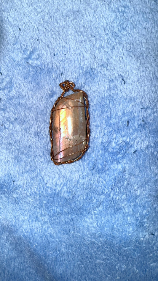 Wire Labadorite Pendant