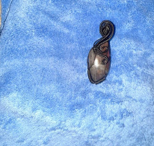 Wire Labradorite Pendant